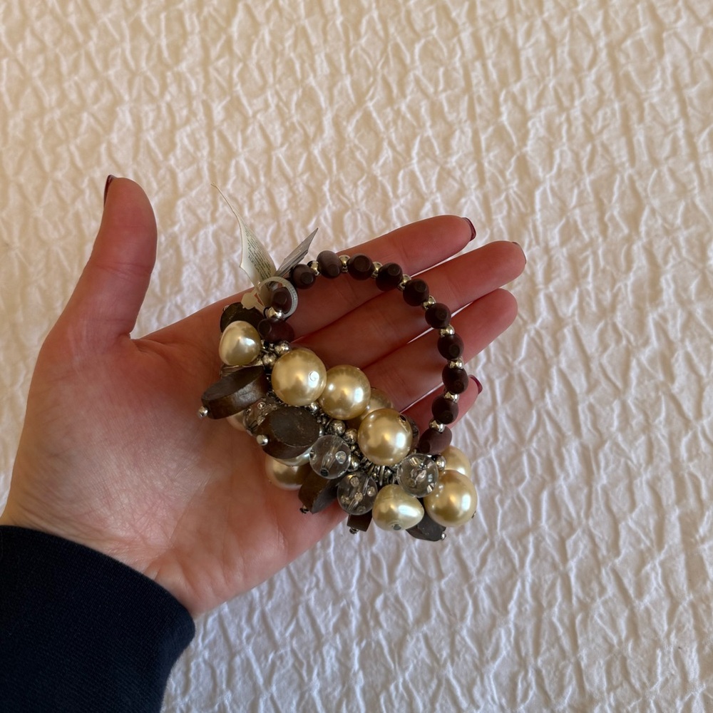 Statement Pearl & Wood Beaded Stretch Bracelet – New with Tags - Picture 3 of 9